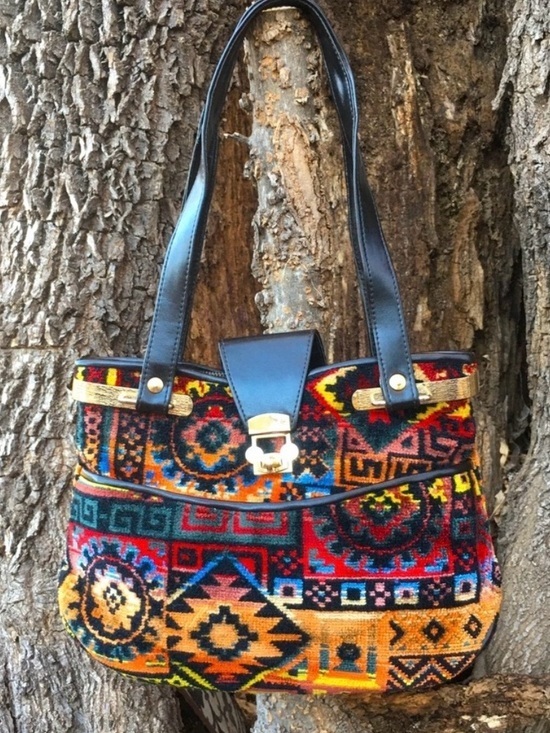 Vintage Handbags - Beautiful Vintage Italian Carpet Bag Vintage Purse Aztec Southwestern Print